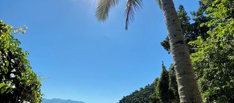 Island retreat with Jacuzzi, 150 meters from the beach - Paraty @casadailha_paraty