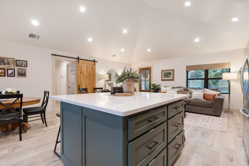Twisted Cedar Retreat - River views w/Firepit!