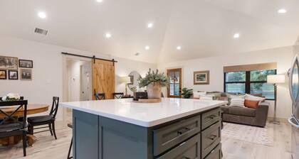 Twisted Cedar Retreat - River views w/Firepit!