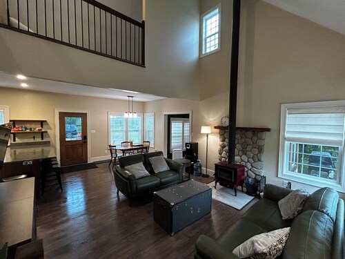 Masculine Rustic Cabin w/Sauna at Fowler Lake