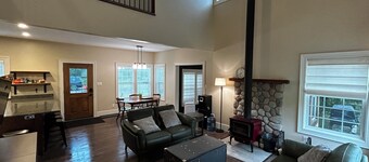 Masculine Rustic Cabin w/Sauna at Fowler Lake