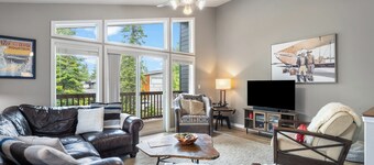 Ski, Hike, Bike, Stay Awhile - Close to Downtown Whitefish & Short Drive to GNP