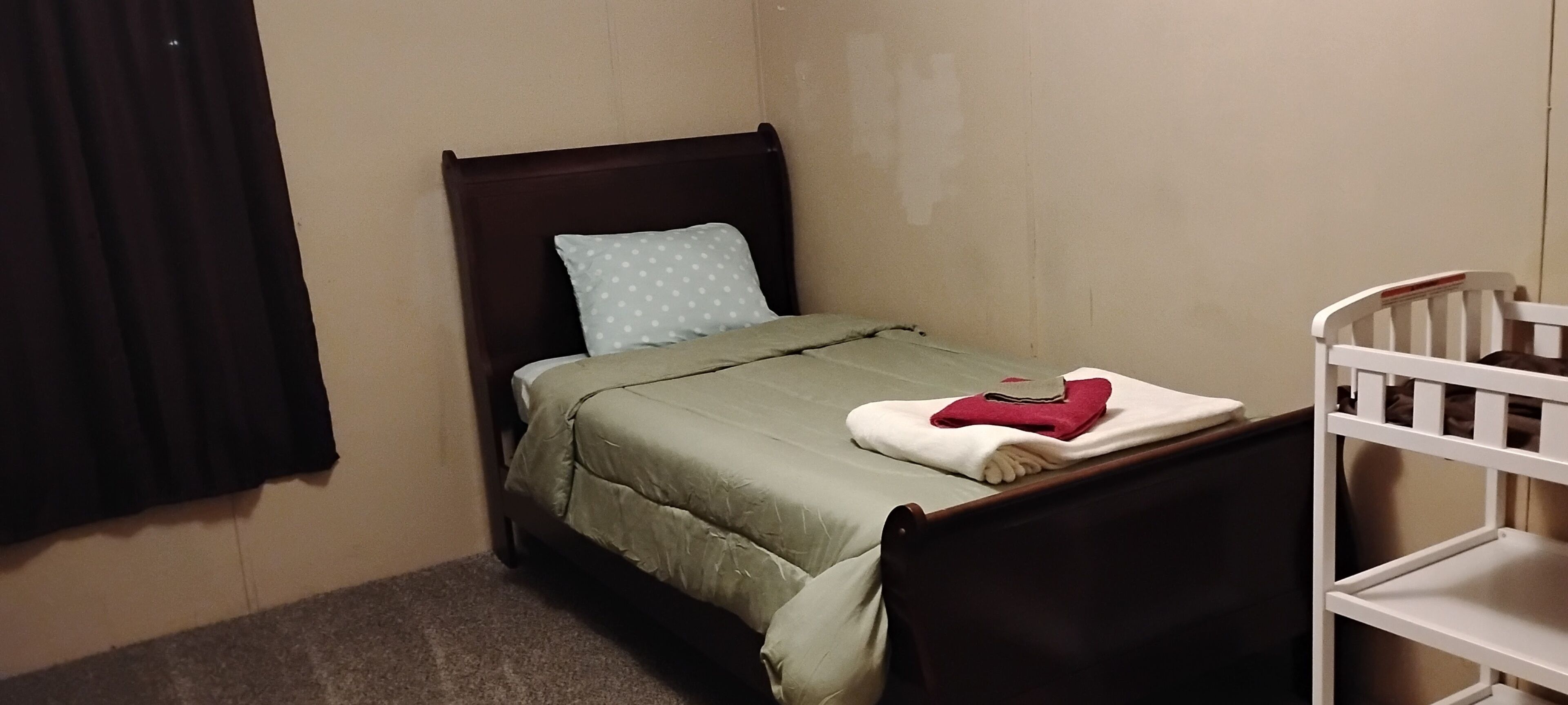 3 bedrooms, travel cot, WiFi, bed sheets