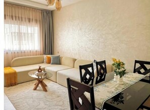 Smart TV, books, video library, stereo - Modern 2-Bedroom Apartment – Near Downtown (Tanger)
