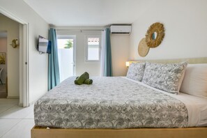Iron/ironing board, Internet, bed sheets - Rooi Santo Residence - 1BR (Noord)