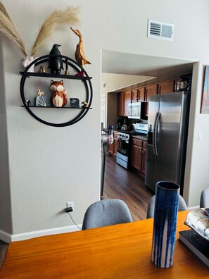 Dining - Large secondary primary bedroom with private bathroom in peaceful, stylish home (Vail)