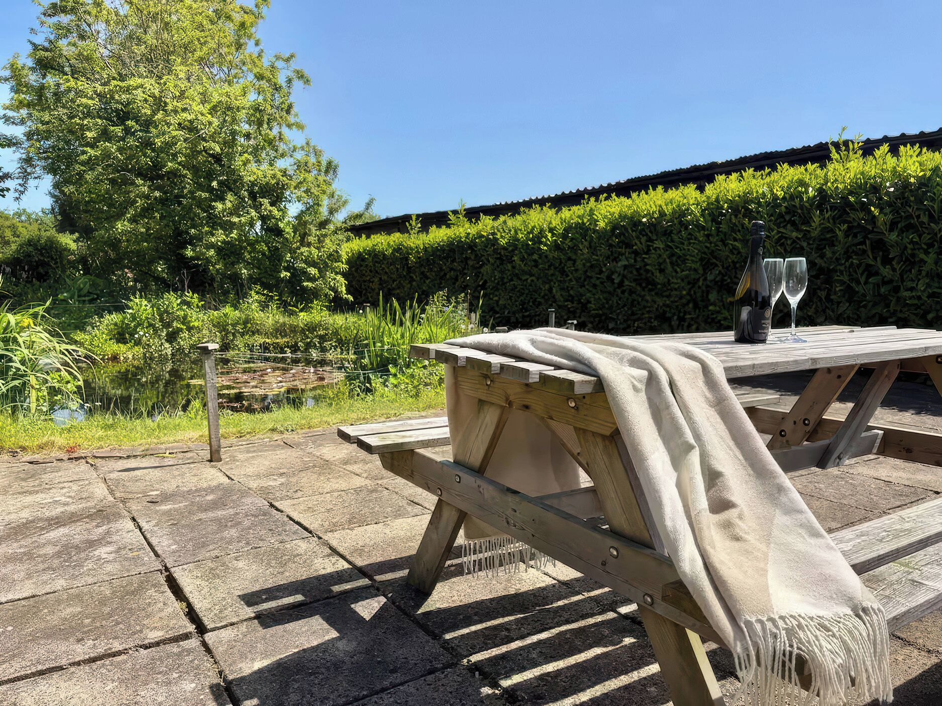 コテージ | 屋外ダイニングエリア