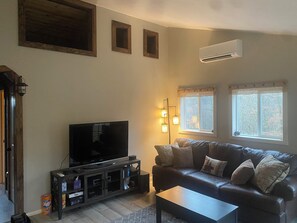 Living area - Sleepy Hollow Hideaway • Cozy Woodland Cabin • 25 Min to Penn State (Philipsburg)
