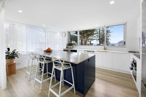 Micro-ondas, fogão, cooktop, lava-louças
