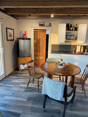 Dining - Big island cottage (Merigomish)