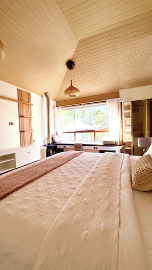 1 bedroom, iron/ironing board, WiFi, bed sheets - A retreat nestled among mountain peaks and crystal-clear waters, with views of the waterfall, mountains, and the river. (Calca)