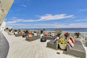 Terrace/patio - Redesigned 1BR Corner Unit W Resort, 23rd Floor (Fort Lauderdale)