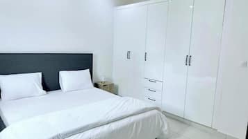 2 bedrooms, iron/ironing board, WiFi, bed sheets