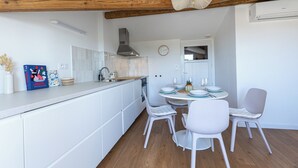 Kaffetrakter/tekoker, kjøleskap, ovn og oppvaskmaskin