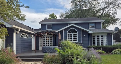 Cozy Mother-in-Law Suite w/Laundry, Kitchenette, Walk-In Closet, and Rain Shower