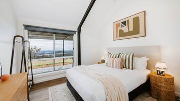 5 habitaciones, tabla de planchar con plancha, wifi y ropa de cama