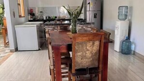 Dining - Yolis Hotel: Comfort and Relaxation (Santa Cruz de Mompox)