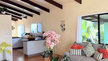 House, 3 Bedrooms, Smoking | Interior
