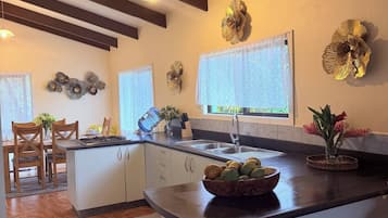 House, 3 Bedrooms, Smoking | Interior