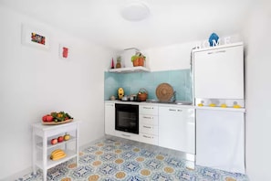 Coffee/tea maker, fridge, oven, stovetop - Casa Vespucci, Apartment Ideal for Couples (Nerano)