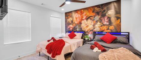 4 bedrooms, iron/ironing board, WiFi, bed sheets