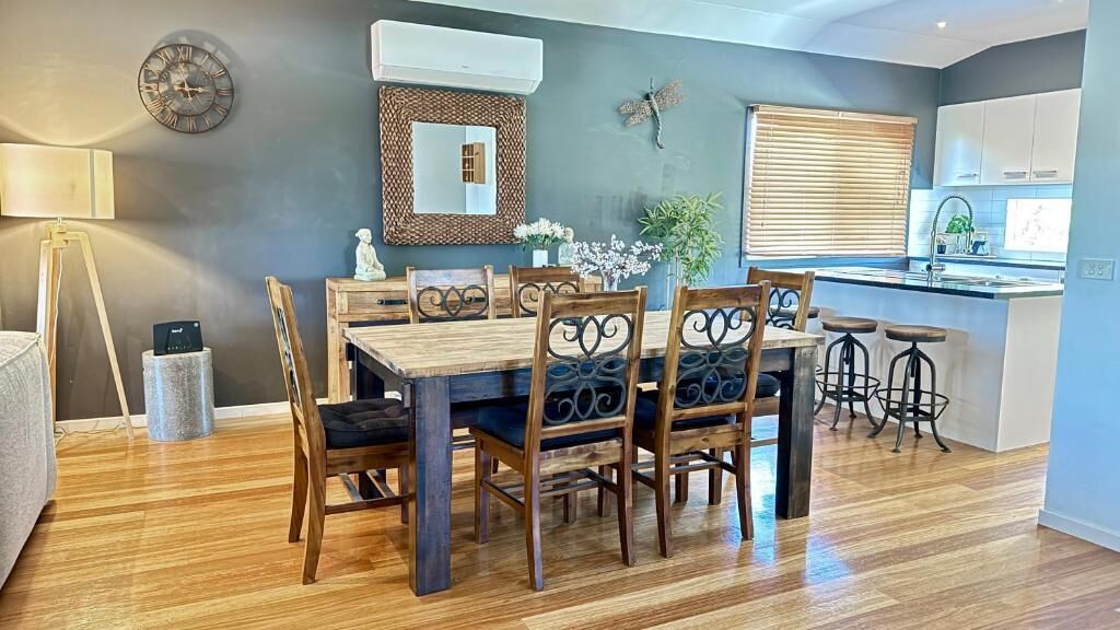 Deluxe House, 3 Bedrooms, Pets allowed, Lake View | Dining
