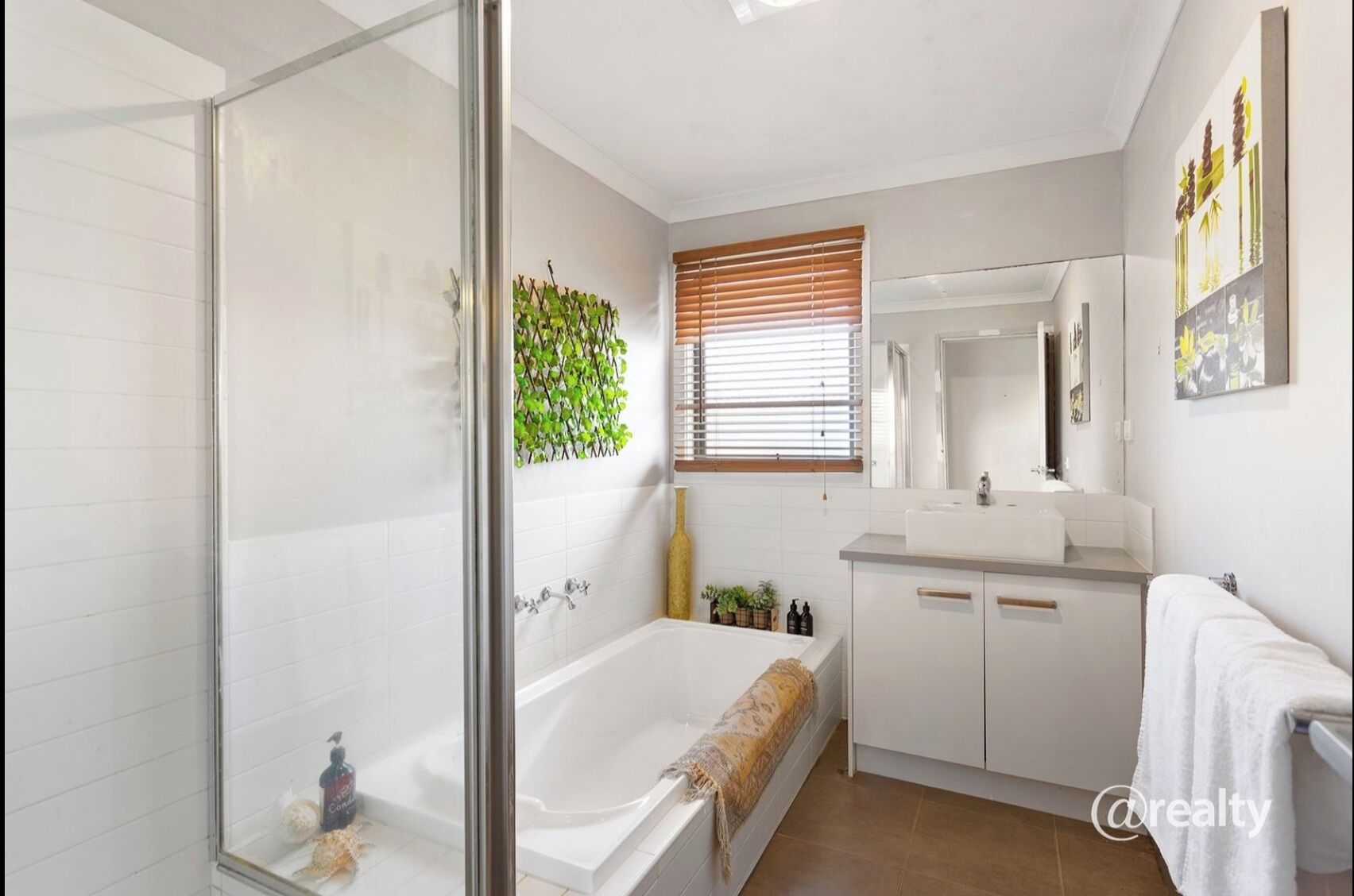 Deluxe House, 3 Bedrooms, Pets allowed, Lake View | Bathroom