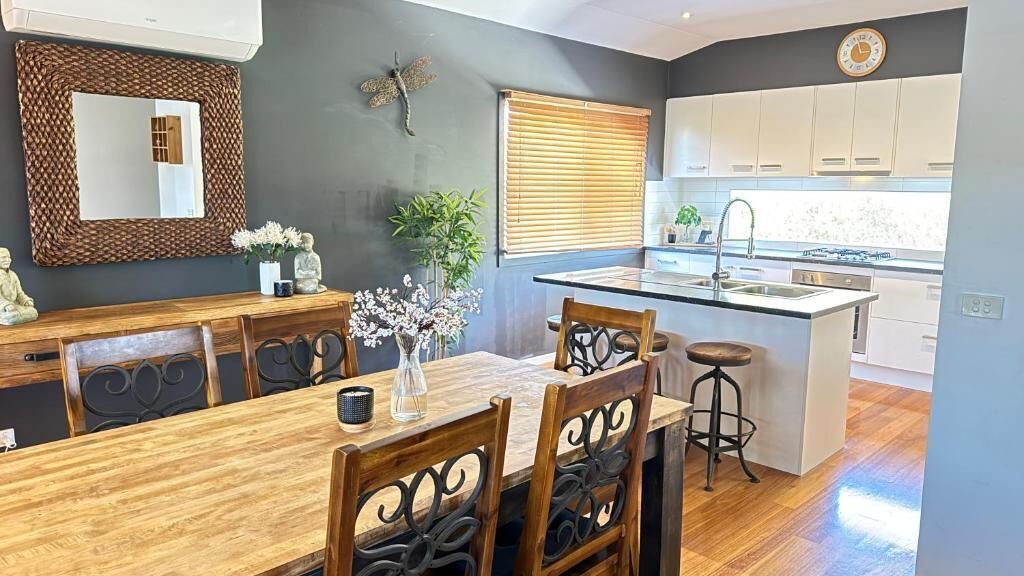 Deluxe House, 3 Bedrooms, Pets allowed, Lake View | Dining