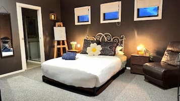 Casa Deluxe, 3 habitaciones, Se admiten mascotas, vistas al lago | Escritorio, espacio para trabajar con un portátil, cortinas opacas