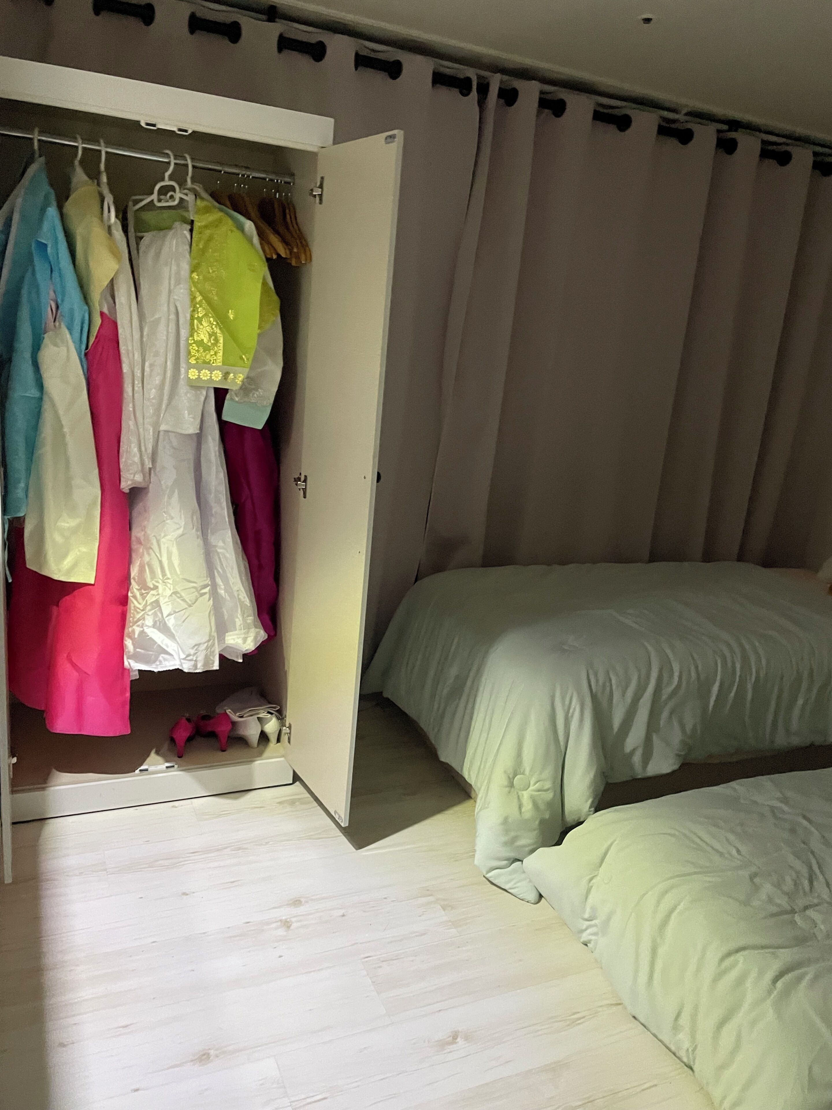 Classic Shared Dormitory (Non-Korean Nationals Women only) | Desk, laptop workspace, free WiFi, individually decorated