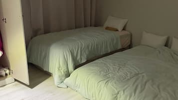 Felles sovesal – classic (Non-Korean Nationals Women only) | Skrivebord, skrivebord for bærbar PC og wi-fi (inkludert)