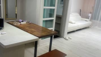 Classic Shared Dormitory (Non-Korean Nationals Women only) | Living area