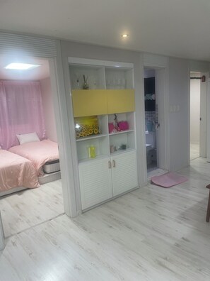 Classic Apartment (Non-Korean Nationals Women only) | WiFi (free) - Lucky Guesthouse (Incheon)