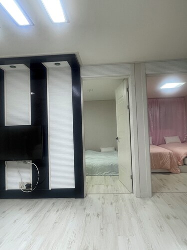 Lucky Guesthouse (Non-Korean Nationals Women only)
