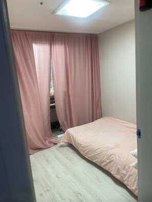 Classic Apartment (Non-Korean Nationals Women only) | WiFi (free) - Lucky Guesthouse (Incheon)