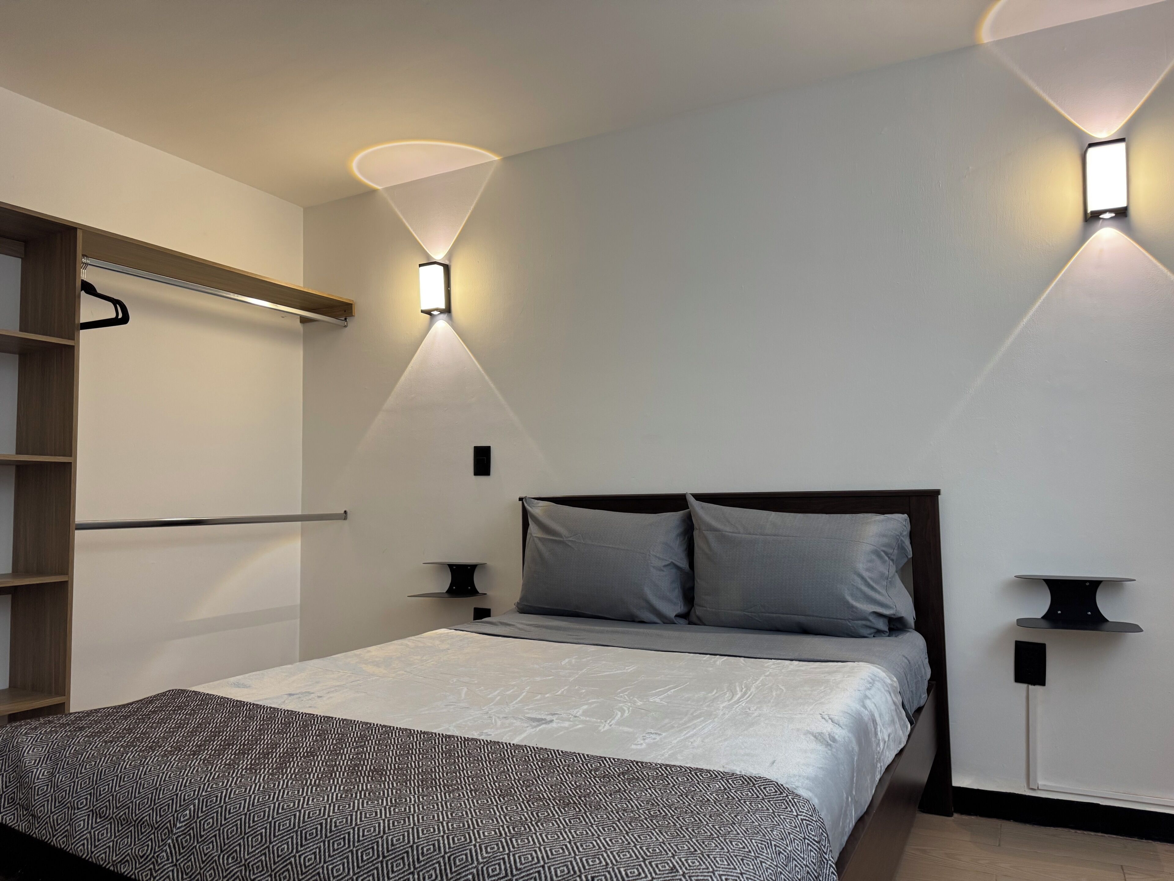 WiFi, bed sheets