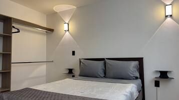 WiFi, bed sheets