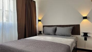 WiFi, bed sheets