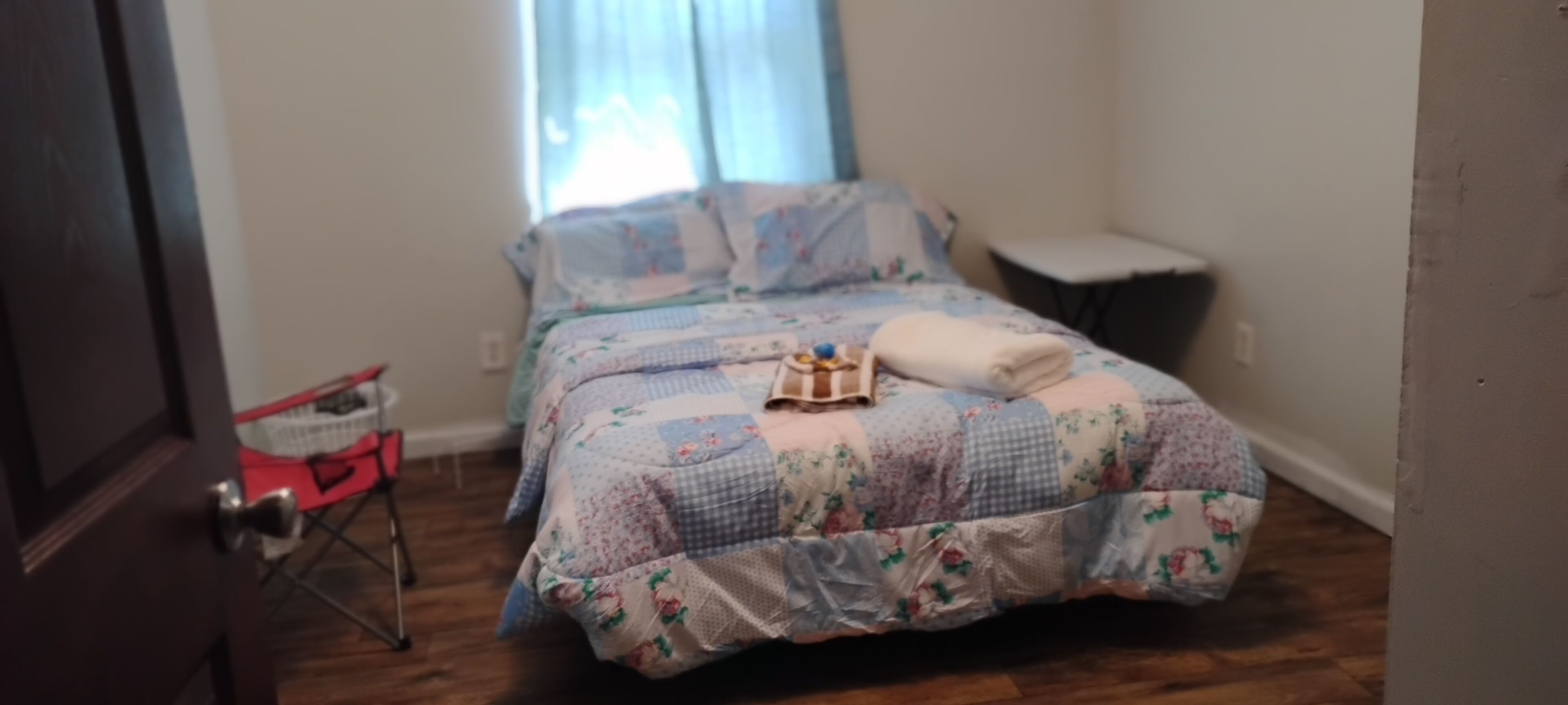 WiFi, bed sheets