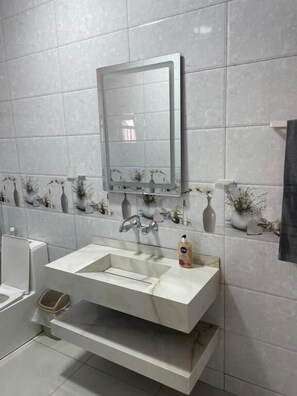 Bathroom - airport villa amman (Amman)