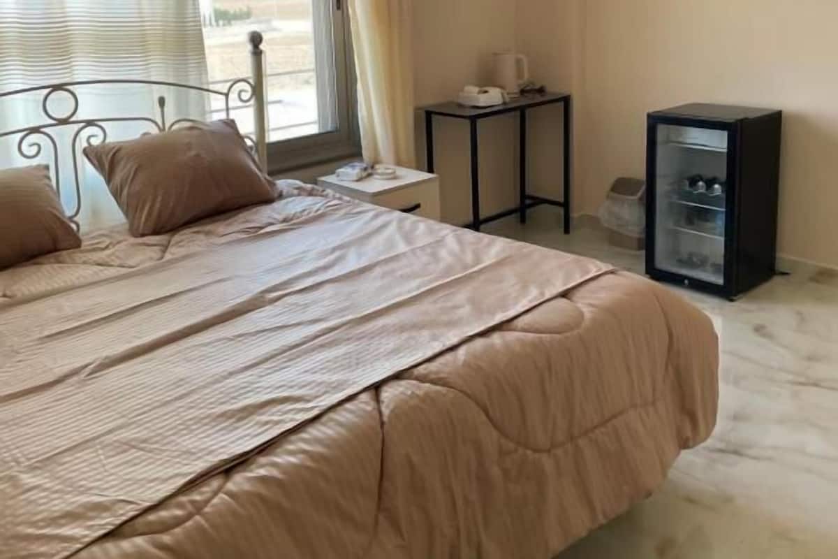 Double Room, Balcony, City View | In-room safe, blackout drapes, soundproofing, free WiFi