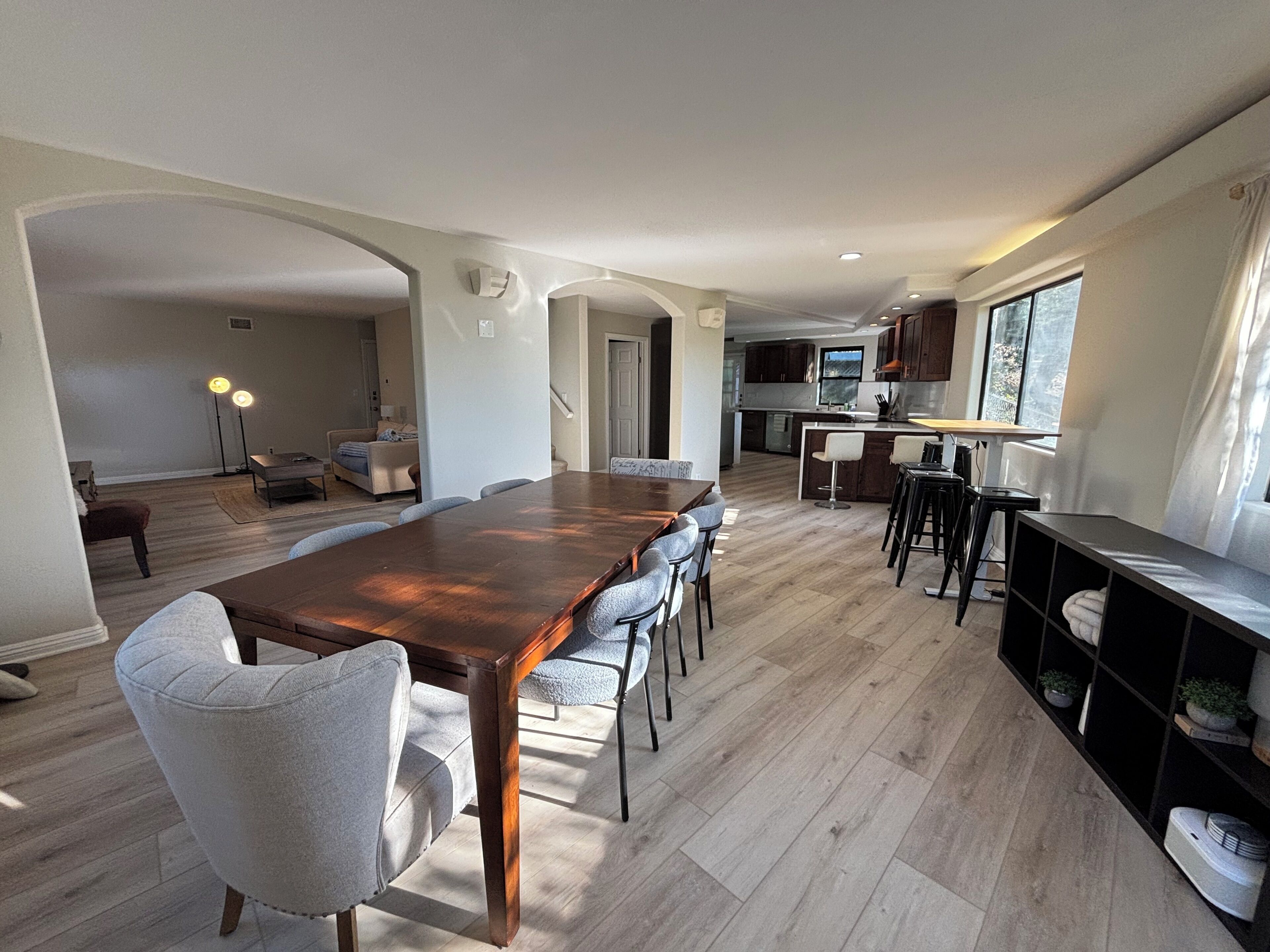 2067sqft 6-bed 3-bedroom 2.5-bath House Prime Location Of Newbury Park With Ac - Moorpark, CA