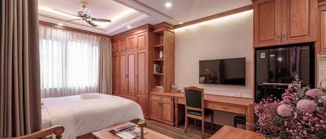 Suite estudio Deluxe, 1 cama de matrimonio grande, cocina | Escritorio y espacio para trabajar con un portátil