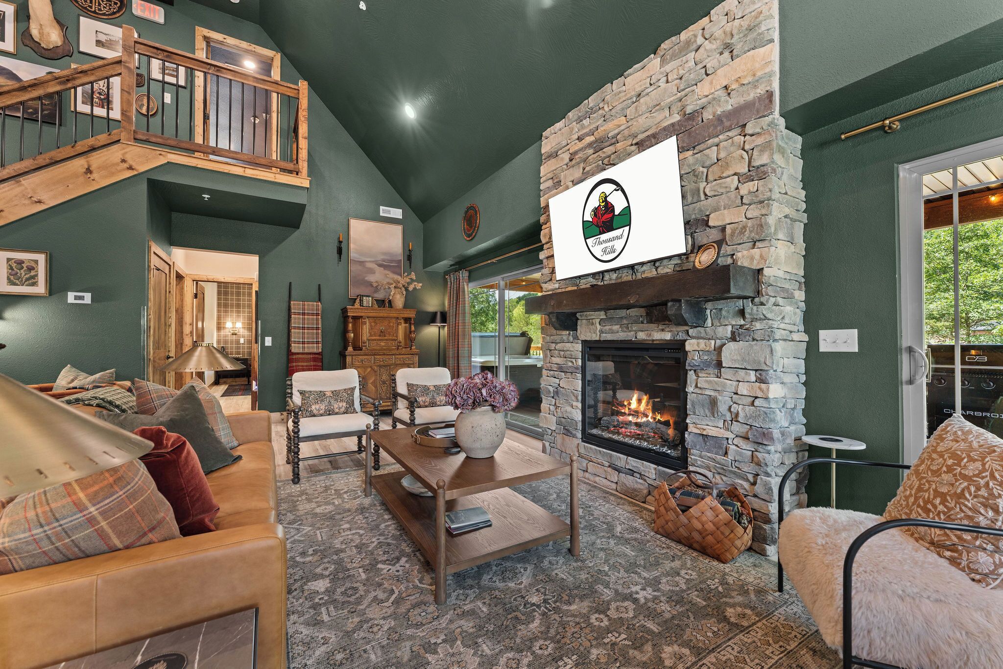 Luxury Branson Creekside Cabin | Hot Tub | Near Thunder Ridge, Golf & Table Rock Lake | Sleeps 10 - Branson, MO