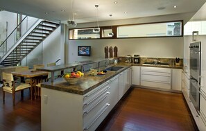 Private kitchen - Soothing 4-bedroom house with AC in charming Aspen (Aspen)