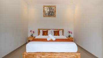 Villa, 1 Bedroom, Non Smoking, Pool View | Desk, WiFi (free)