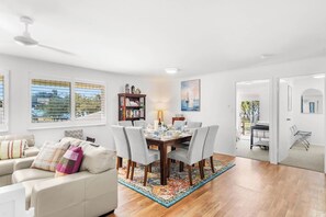 Interior - Unit 2 (Barry) Beachside Mackay (Slade Point, Mackay)
