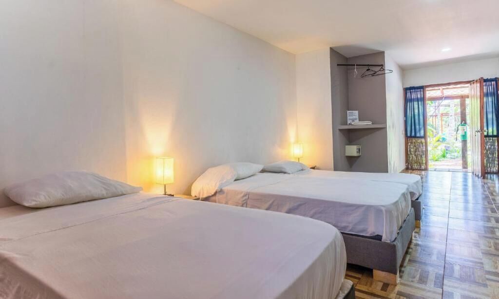 Habitación familiar, vista al jardín | Wifi gratis 