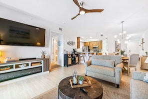 Smart TV - Riverwalk |  Pool & Hot Tub | Close to Beach, River, Canal Street & Flagler Avenue (New Smyrna Beach)