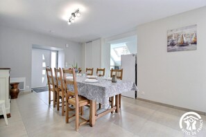 Dining - De Kerlidec - PLUVIGNER (PLUVIGNER)